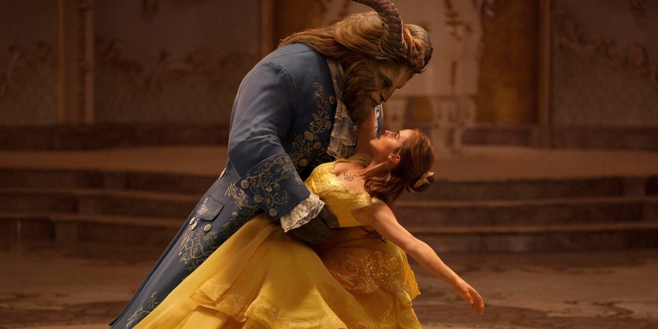 El viaje incluye la ciudad donde se recreó el pueblo de Bella. (Foto: Disney)