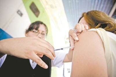 A la sombra del Covid-19 repuntan dengue, zika y sarampión