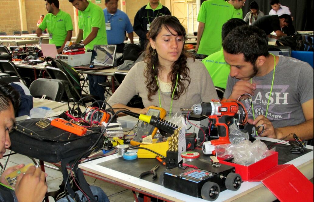 En la actualidad hay una revolución de habilidades que generan nuevos roles laborales y hacen a otros puestos de trabajo obsoletos. Foto: Archivo/EL UNIVERSAL