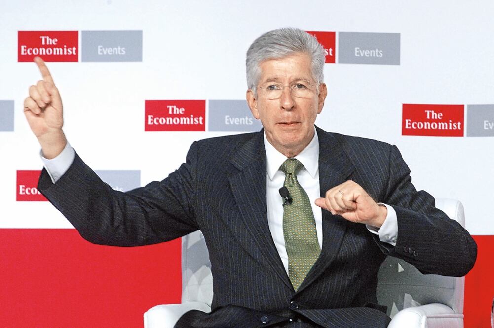 Gerardo Ruiz Esparza, titular de la SCT, dijo que el Nuevo Aeropuerto Internacional de la Ciudad de México se desarrollará con una línea de crédito de ocho firmas bancarias por 3 millones de dólares, la más grande contratada en AL (ARIEL OJEDA)