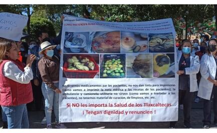 Protestan médicos de Tlaxcala contra política de austeridad