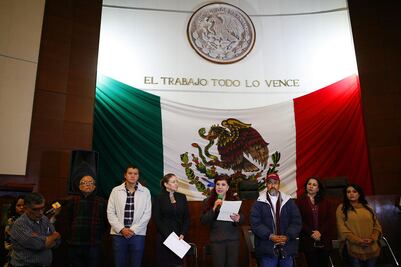 Morena 'toma' Congreso local en Zacatecas