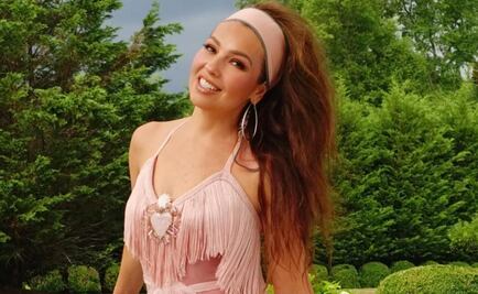 Thalía comparte foto usando el traje de baño rojo más buscado de la temporada