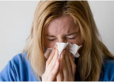 ¿Me puedo vacunar contra covid si tengo gripe?