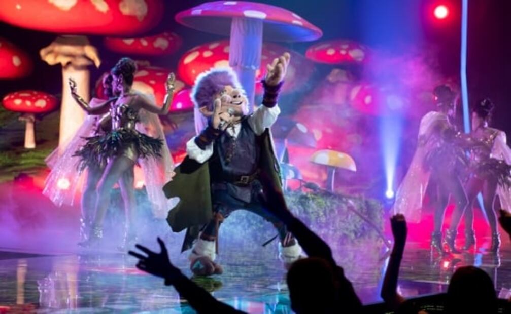 Rommel Pacheco, se clava en el agua y en la televisión