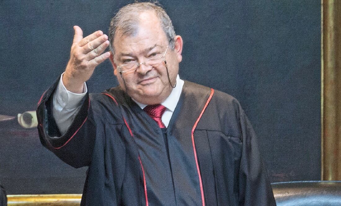 Edgar Elías Azar refrendó que la elección en la que salió triunfador fue completamente limpia, con 60 sufragios a favor que le respaldan (GERMÁN ESPINOSA. EL UNIVERSAL)