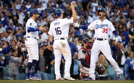 Cody Bellinger le da vida a los Dodgers