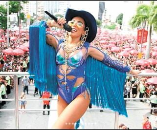 Anitta cierra con el Bloco el Carnaval brasileño