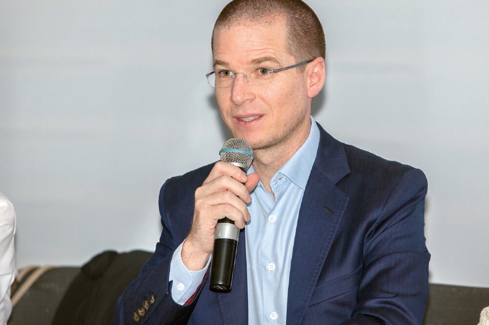 Ricardo Anaya posteó un mensaje a través de Twitter en el que le asegura a Calderón Hinojosa que sus aseveraciones se tratan de una nueva mentira. (ARCHIVO EL UNIVERSAL)