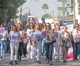 Con marcha en silencio exigen justicia por feminicidio de Abril