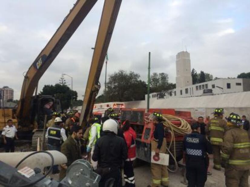 Reportan derrumbe en obra del paradero de Chapultepec