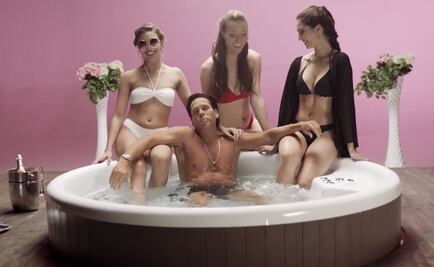 Entre lujos, mujeres y glamour, así se muestra Roberto Palazuelos en su reality