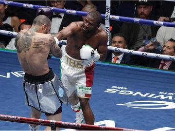 Floyd Mayweather Jr conquista México en su pelea ante John Gotti III
