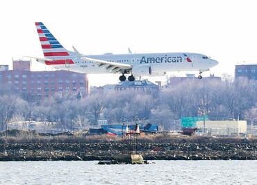 Pedidos del 737 Max de Boeing bajan 33%