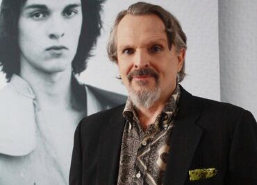 Miguel Bosé entra al quirófano y cancela la promoción de su libro