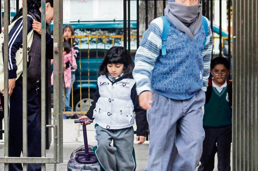 Medida. En algunos estados, los niños podrán faltar a la escuela si la temperatura es bajo cero, sin que se tome como inasistencia. (ARCHIVO EL UNIVERSAL)