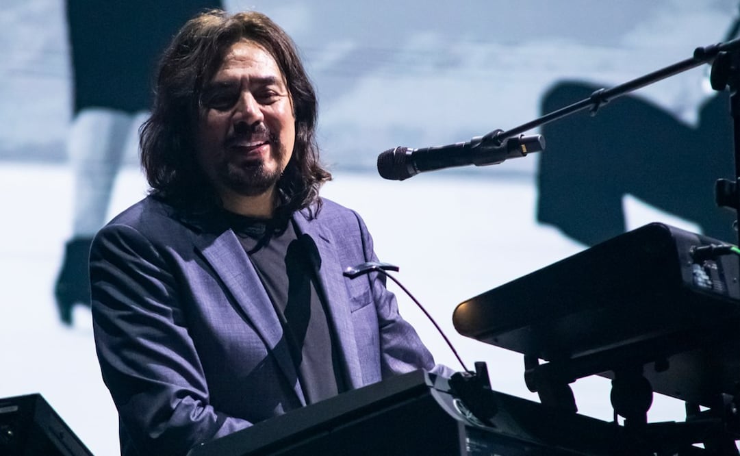 Adolfo Ángel durante su concierto en la Arena Ciudad de México. Foto: Arena Ciudad de México.