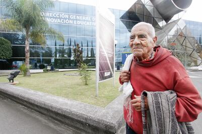Don Felipe, el universitario, genera revuelo en redes