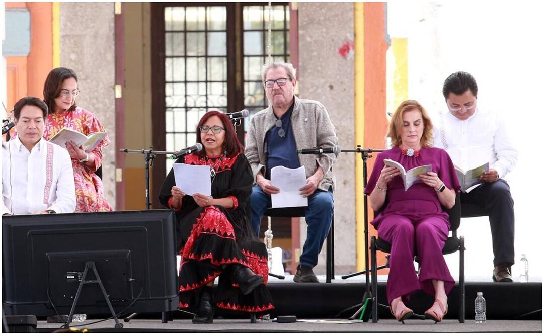 Beatriz Gutiérrez Müller presenta presentó la antología “Fandangos por la Lectura". Foto: Especial