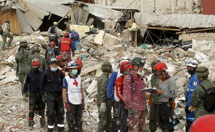 Sube a 553 la cifra de muertos por sismo en Ecuador