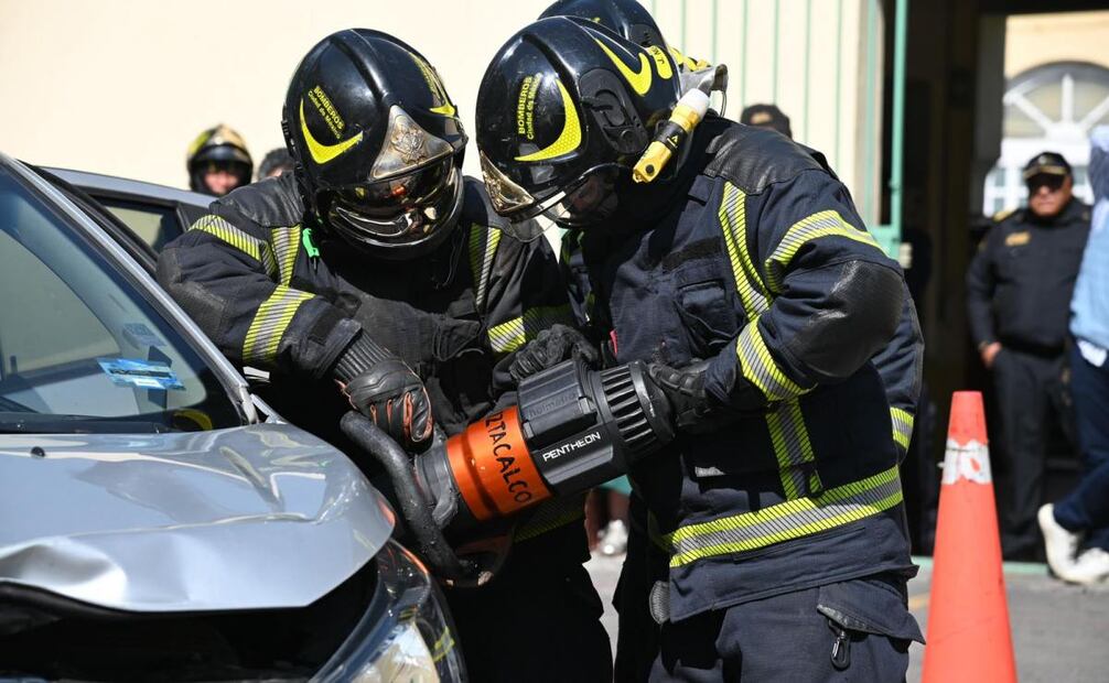 Anuncian convocatoria para segunda generación de bomberas “líderes de célula” en CDMX.
Foto: Especial.