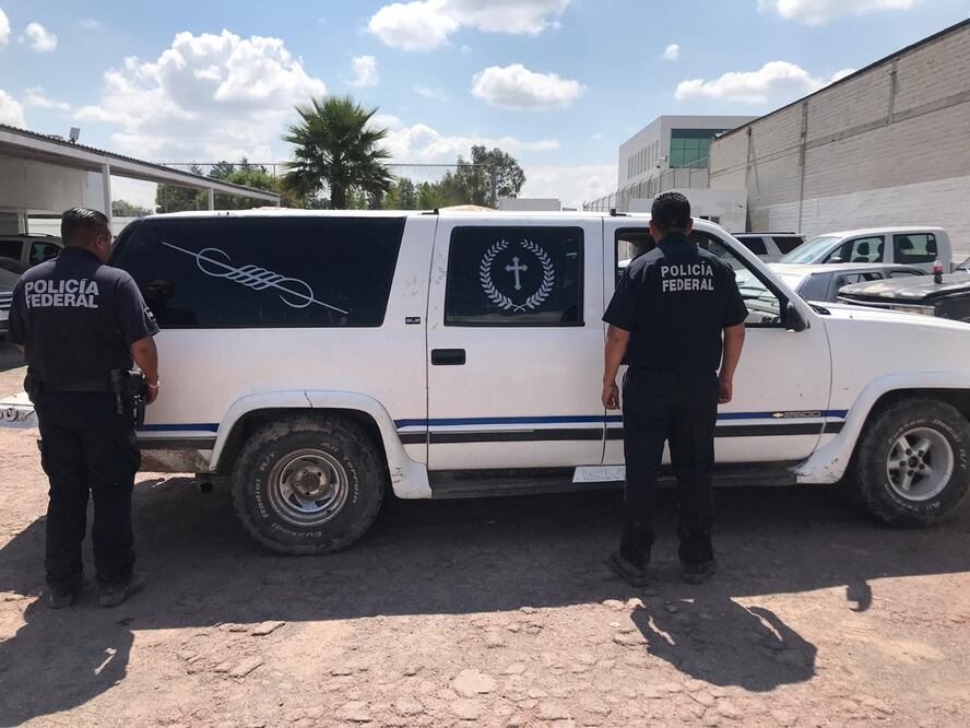 La carroza fúnebre tenía reporte de robo. Fotografía de la Policía Federal