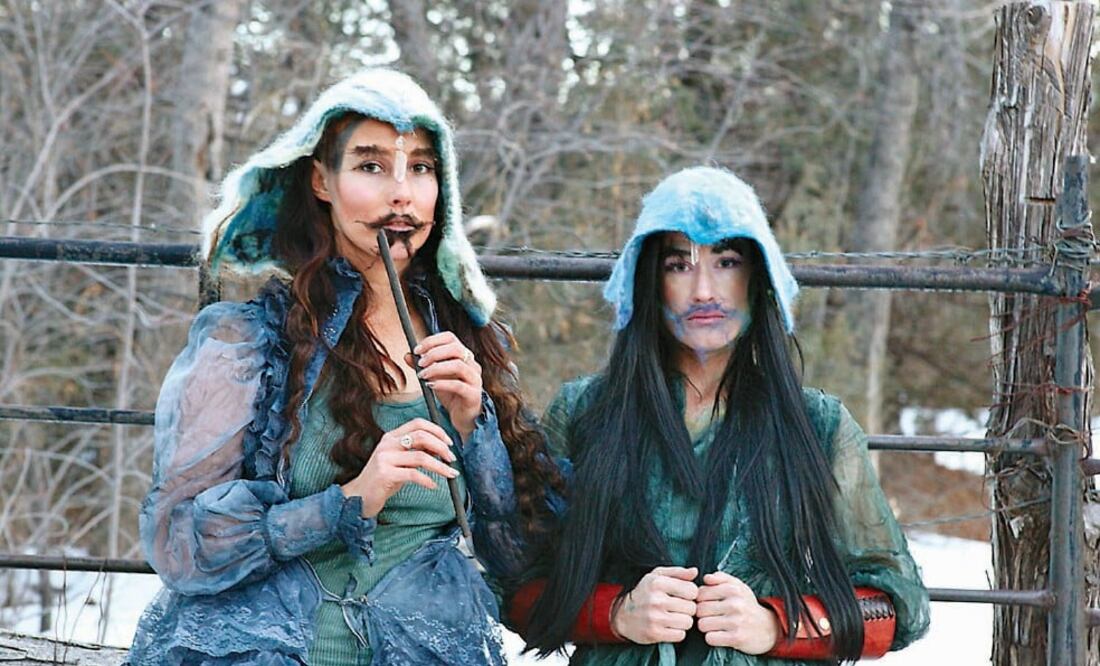 Las hermanas se distinguen por sus cambios de imagen: máscaras, trajes antiguos o caracterizadas como hombres (ARCHIVO EL UNIVERSAL)