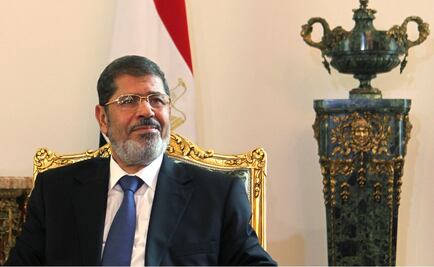 Entierran a expresidente Mursi un día después de morir en juicio 