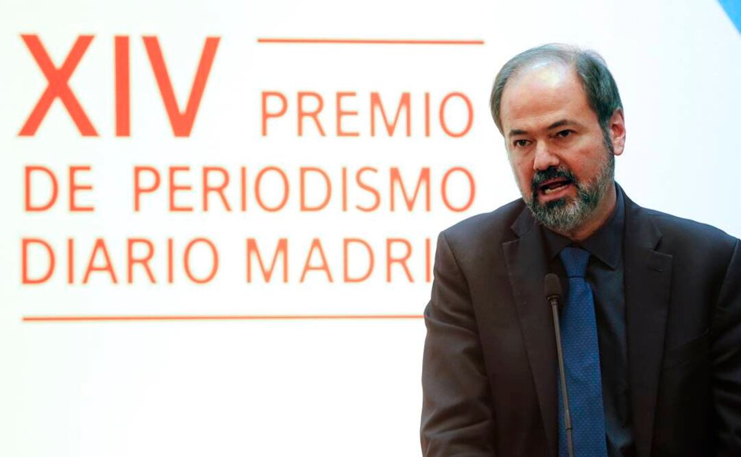 "Mientras el Gobierno no se investigue a sí mismo, mientras esto no se limpie, los periodistas van a estar en riesgo", afirmó hoy en Madrid el periodista y escritor mexicano que recibió el XIV Premio de Periodismo Diario Madrid. FOTO: Ballesteros/EFE.