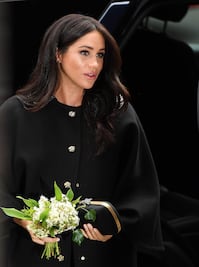 La duquesa de Sussex nos enseña cómo lucir un look total negro