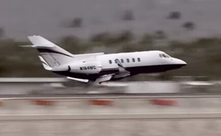 Piloto aterriza un avión sin tren de aterrizaje