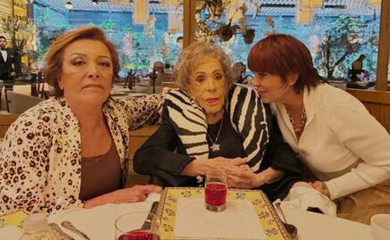 Anuncian creación de la fundación Silvia Pinal: Sylvia Pasquel y Alejandra Guzmán firman documentos ante el notario