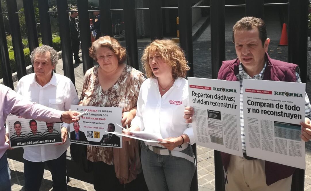 Los morenistas hicieron una invitación a los vecinos de la delegación Benito Juárez a no aceptar regalos por parte de los panistas. Foto: Tomada de Twitter @FadlalaAkabani