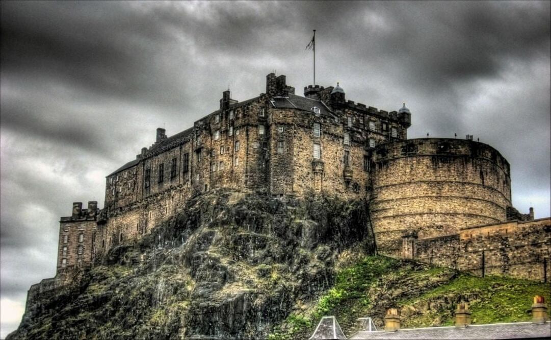 El Castillo de Edimburgo es el escenario perfecto para sacarte más de un susto. (Foto: Dani De La Cuesta/Flickr)