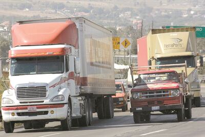 Cae 72% la venta de camiones pesados en abril