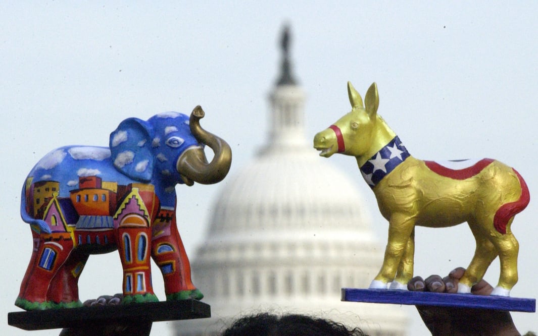 Figurillas del elefante Republicano y el burro Demócrata - Foto: Jacqueline Roggenbrodt/AP