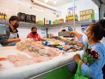 Retrocede inversión mientras el consumo privado logra ligero avance en junio, revelan datos de Inegi