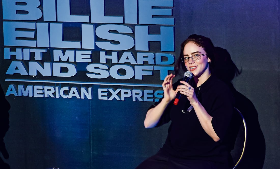 Recordó cuando cantó cinco temas, bajo la lluvia. Foto: de Hugo Salvador. El Universal