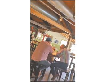 Van por César Duarte. Las fotos de dónde está