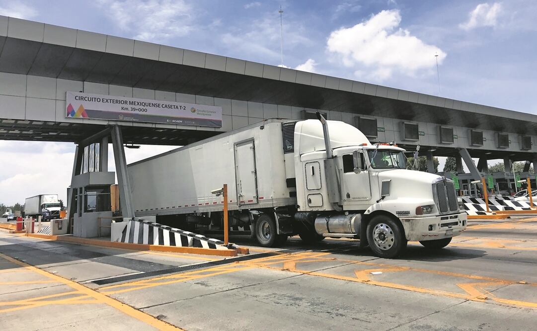 Usuarios del CEM pagan hasta 163 pesos por transitar la vía. Foto: Especial.