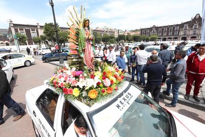 Bendicen más de mil 200 taxis ecológicos en Toluca