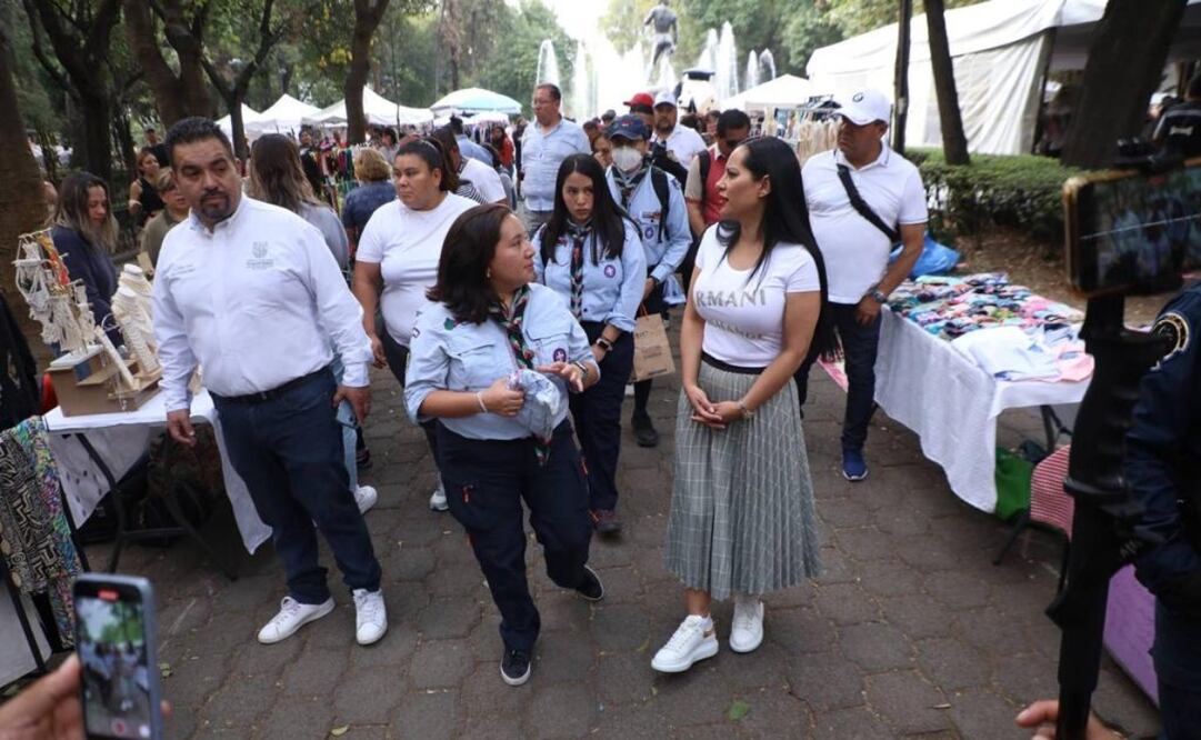 La demarcación expuso que, con base a distintos ordenamientos, se debe apercibir a quien se localice en un espacio público sin autorización. Foto: Especial