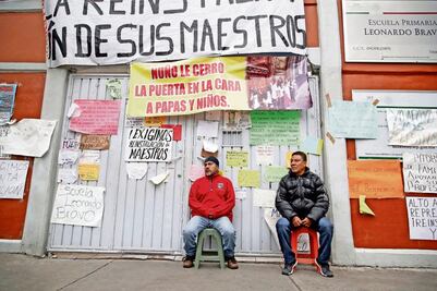 Defienden padres a 11 cesados de la CNTE