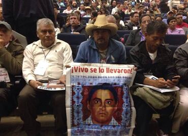 Académicos urgen en foro de CNTE suspender sistema de evaluación