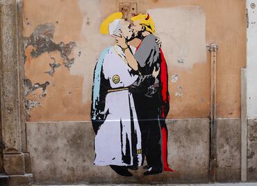 ¿Por qué Trump y el Papa se besan en mural?