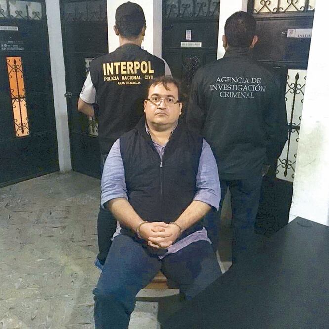 El exgobernador de Veracruz Javier Duarte apeló a la condena que se acordó con la extinta PGR por los cargos de asociación delictuosa y blanqueo, al negar que haya firmado un documento en el que retiraba su impugnación. ARCHIVO EL UNIVERSAL