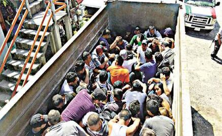 Horror en Canadá: Policía descubre camión lleno de migrantes a punto de morir; detienen a tres traficantes