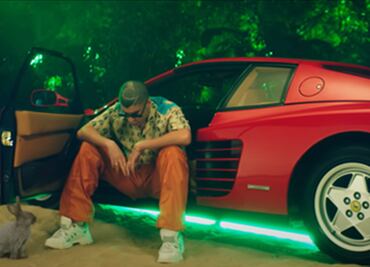 Esta es la colección de automóviles que Bad Bunny guarda en su garage