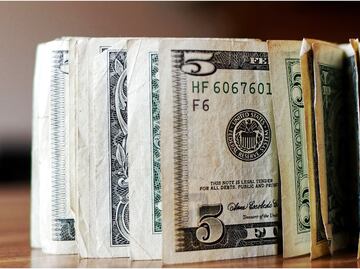 Precio del dólar: moneda abre en 16.56 pesos al mayoreo