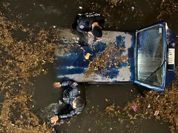 FOTOS: Lluvias anegan CDMX; autos quedan bajo el agua en Viaducto Río de la Piedad